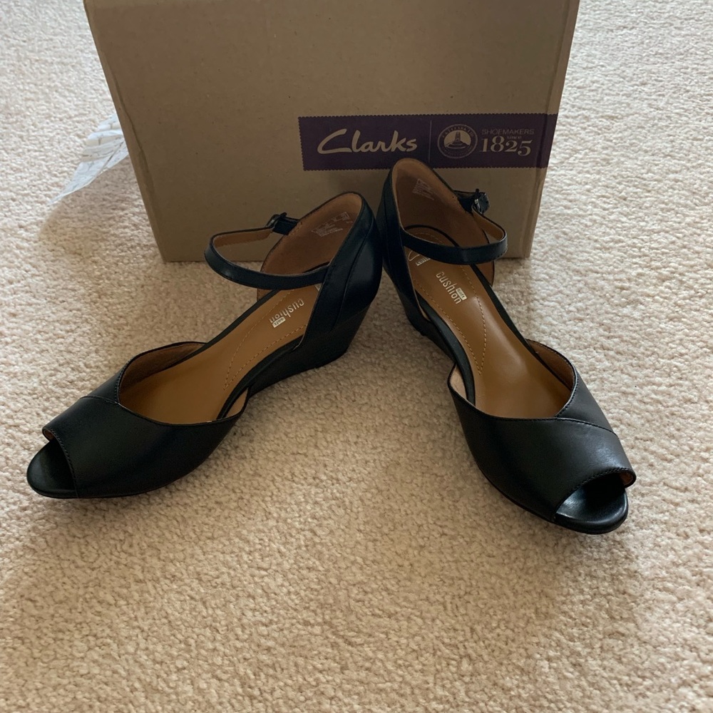NEW-Clarks black leather wedge
